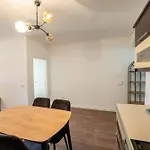 Tirent Apartment - Komuna E Parisit, Central 2