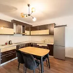 Tirent Apartment - Komuna E Parisit, Central 2