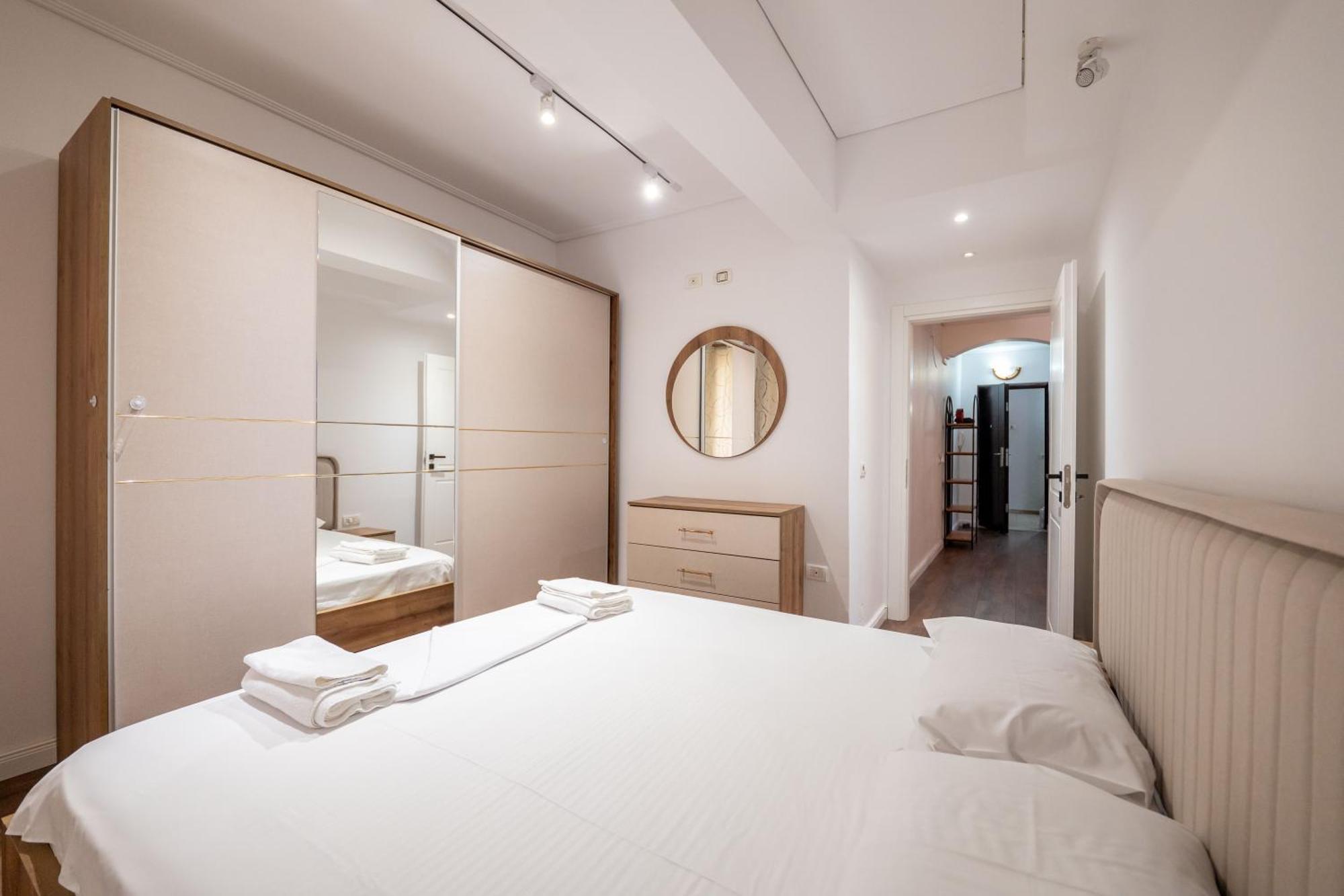 Tirent - Komuna E Parisit, 2 Apartment Tirana
